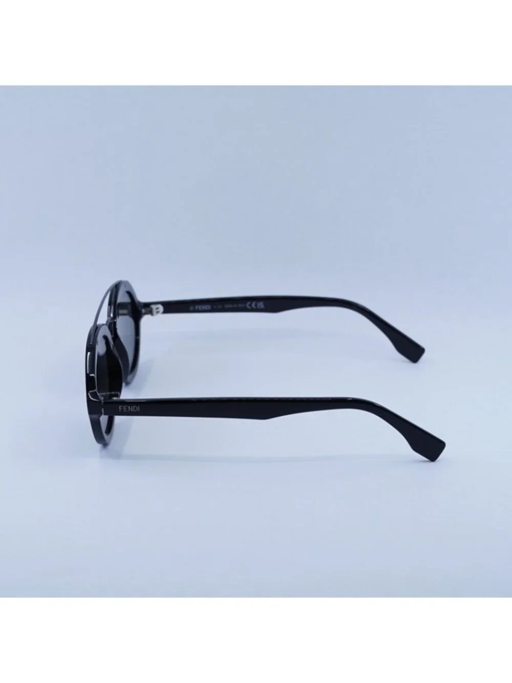 Fendi FE40094I 01A Sunglasses Shiny Black Oval Frame, Smoke Lenses